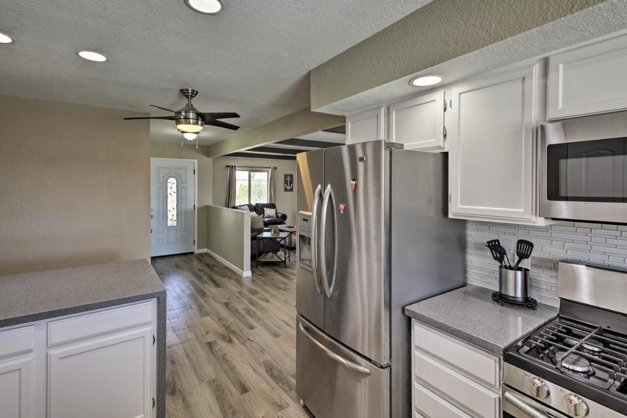 Lake Havasu Home With Pool And Mtn Views, Near Marina Lake Havasu City Exterior photo